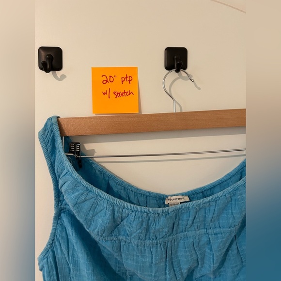 NWOT On/Off the shoulder Blue Smocked Crop Top - Picture 7 of 7